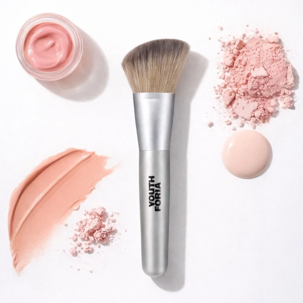 YOUTHFORIA 102 Angled Blush Brush NIB Clean Beauty Soft Synthetic Makeup Brush